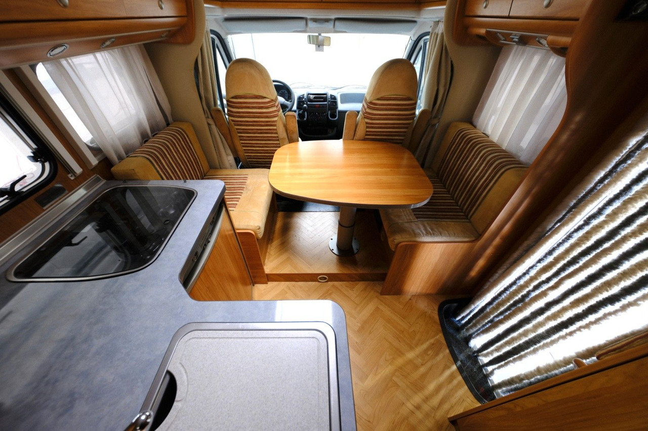 Напівінтегрований автобудинок Bürstner T 580 Marano/Festbett/Solar/Markise/nur 5,99 m: фото 9