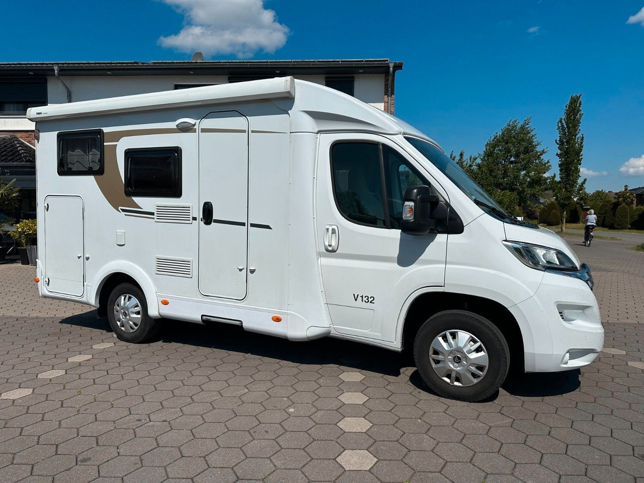 Carado V 132/Festbett/Garage/Klima/Markise/Finanzierung - Напівінтегрований автобудинок: фото 2 Carado V 132/Festbett/Garage/Klima/Markise/Finanzierung - Напівінтегрований автобудинок: фото 2