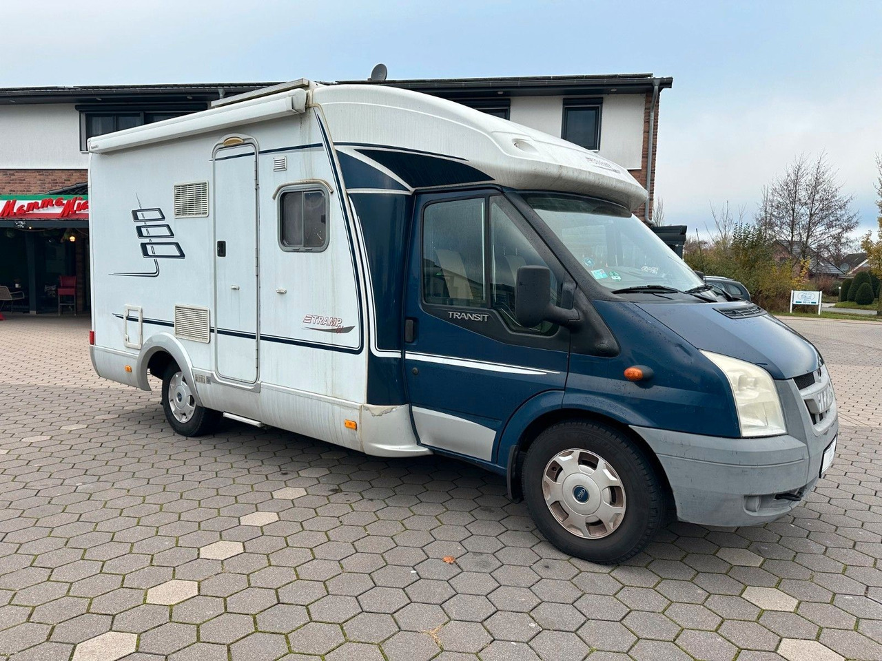 HYMER / ERIBA / HYMERCAR TRAMP T 572 CL/Festbett/Klima/Markise HYMER / ERIBA / HYMERCAR TRAMP T 572 CL/Festbett/Klima/Markise - Напівінтегрований автобудинок: фото 2 HYMER / ERIBA / HYMERCAR TRAMP T 572 CL/Festbett/Klima/Markise HYMER / ERIBA / HYMERCAR TRAMP T 572 CL/Festbett/Klima/Markise - Напівінтегрований автобудинок: фото 2