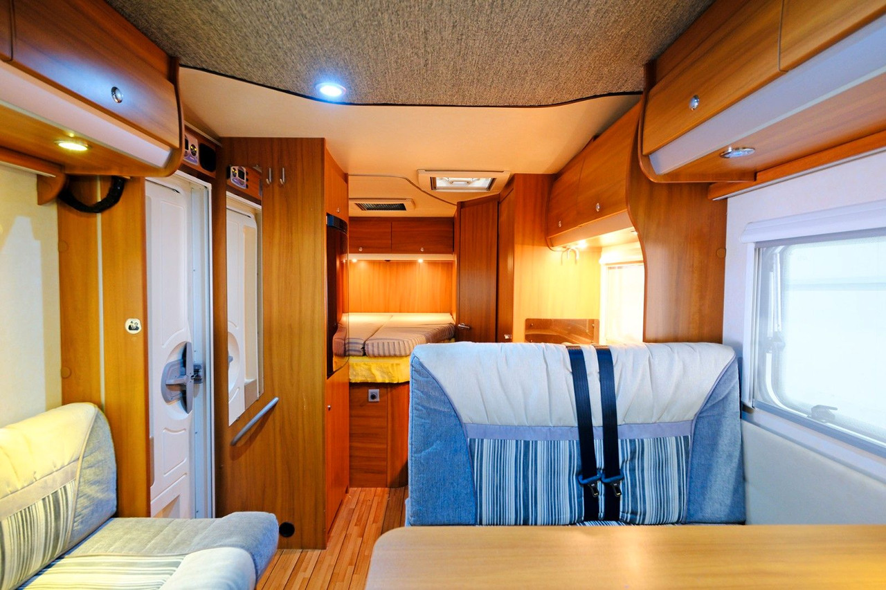 Knaus Sky Wave 650 MF/Festbett+Hubbett/Klima/Markise Knaus Sky Wave 650 MF/Festbett+Hubbett/Klima/Markise - Напівінтегрований автобудинок: фото 5 Knaus Sky Wave 650 MF/Festbett+Hubbett/Klima/Markise Knaus Sky Wave 650 MF/Festbett+Hubbett/Klima/Markise - Напівінтегрований автобудинок: фото 5