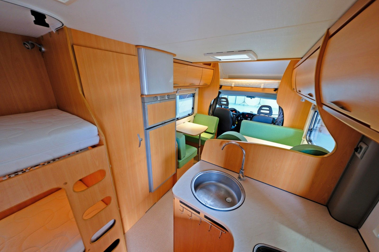 Pilote Aventura A 710/Etagenbetten/Klima/Markise/Finanz - Альковний автобудинок: фото 5 Pilote Aventura A 710/Etagenbetten/Klima/Markise/Finanz - Альковний автобудинок: фото 5