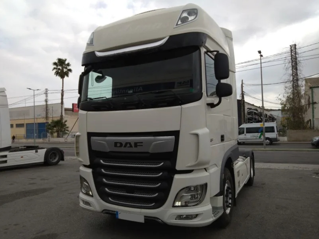 DAF XF 480 Super Space Cab - Тягач: фото 1 DAF XF 480 Super Space Cab - Тягач: фото 1