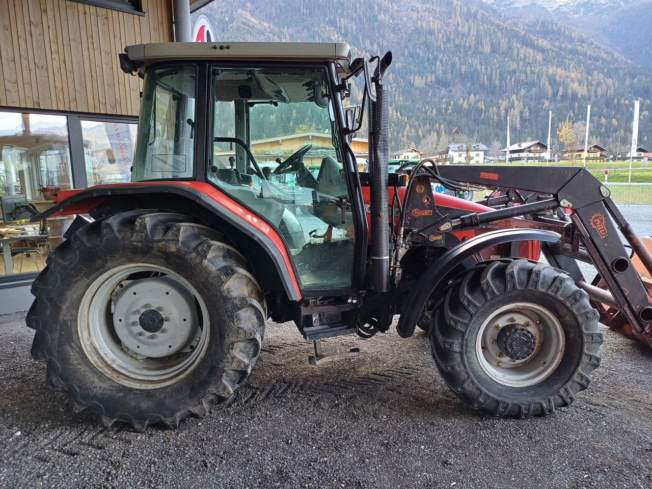 Massey Ferguson 4345 (22468) - Трактор: фото 4 Massey Ferguson 4345 (22468) - Трактор: фото 4