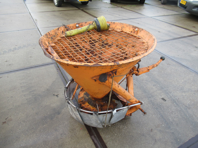 Amazone FK-S 150 3-PT Zoutstrooier, Salzstreuer - Розкидач піску і cолі в категорії Сільськогосподарська техніка: фото 2 Amazone FK-S 150 3-PT Zoutstrooier, Salzstreuer - Розкидач піску і cолі в категорії Сільськогосподарська техніка: фото 2