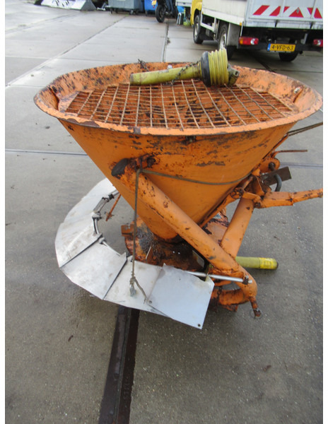 Amazone FK-S 150 3-PT Zoutstrooier, Salzstreuer - Розкидач піску і cолі в категорії Сільськогосподарська техніка: фото 3 Amazone FK-S 150 3-PT Zoutstrooier, Salzstreuer - Розкидач піску і cолі в категорії Сільськогосподарська техніка: фото 3
