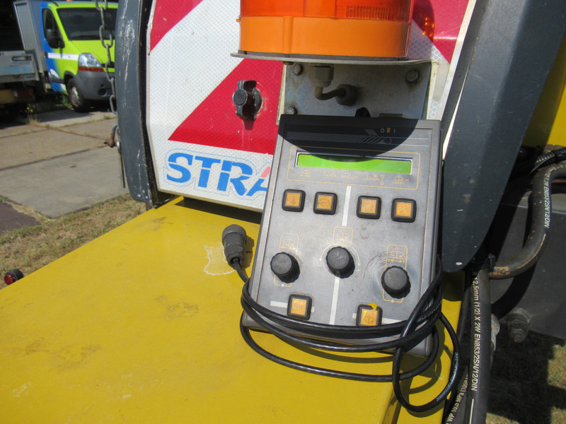 Розкидач піску і cолі NIDO STRATOS B11-24 PAXN 1,1 m3 + 500L Zoutstrooier Salzstreuer: фото 7