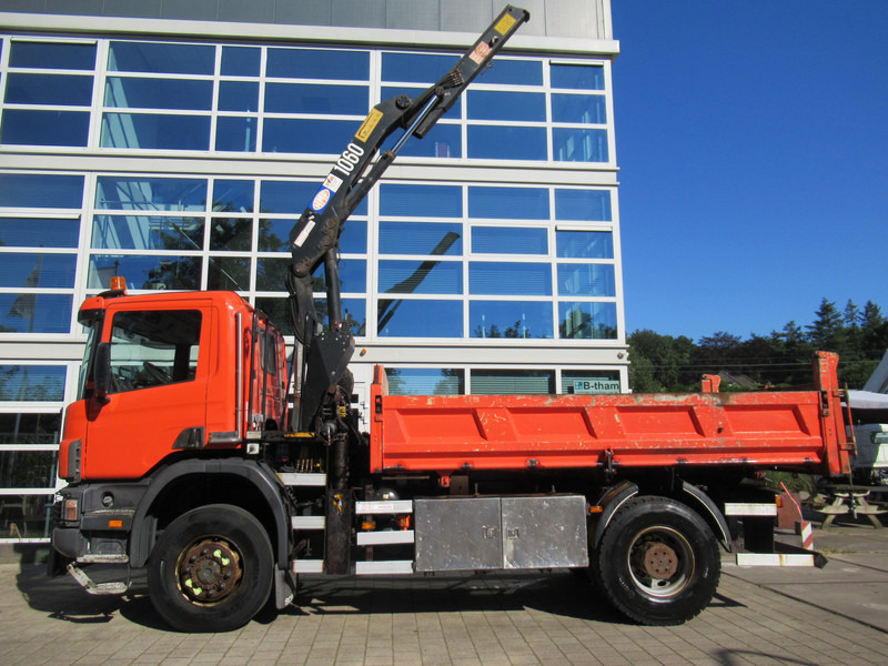 Scania P 114 CB 4x4 HZ 340 3-W. Tipper - 3-S. Kipper + HMF 1063 Crane Kran - Самоскид вантажівка, Вантажівка з маніпулятором: фото 4 Scania P 114 CB 4x4 HZ 340 3-W. Tipper - 3-S. Kipper + HMF 1063 Crane Kran - Самоскид вантажівка, Вантажівка з маніпулятором: фото 4