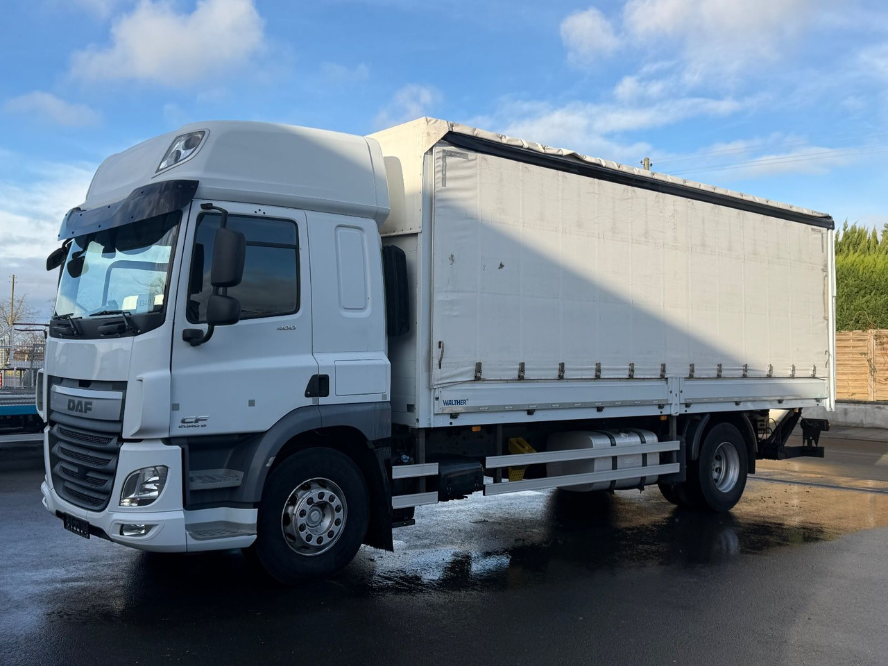 DAF CF 400FA Pritsche/Plane, Edscha,Retarder, Lbw - Тентована вантажівка: фото 2 DAF CF 400FA Pritsche/Plane, Edscha,Retarder, Lbw - Тентована вантажівка: фото 2