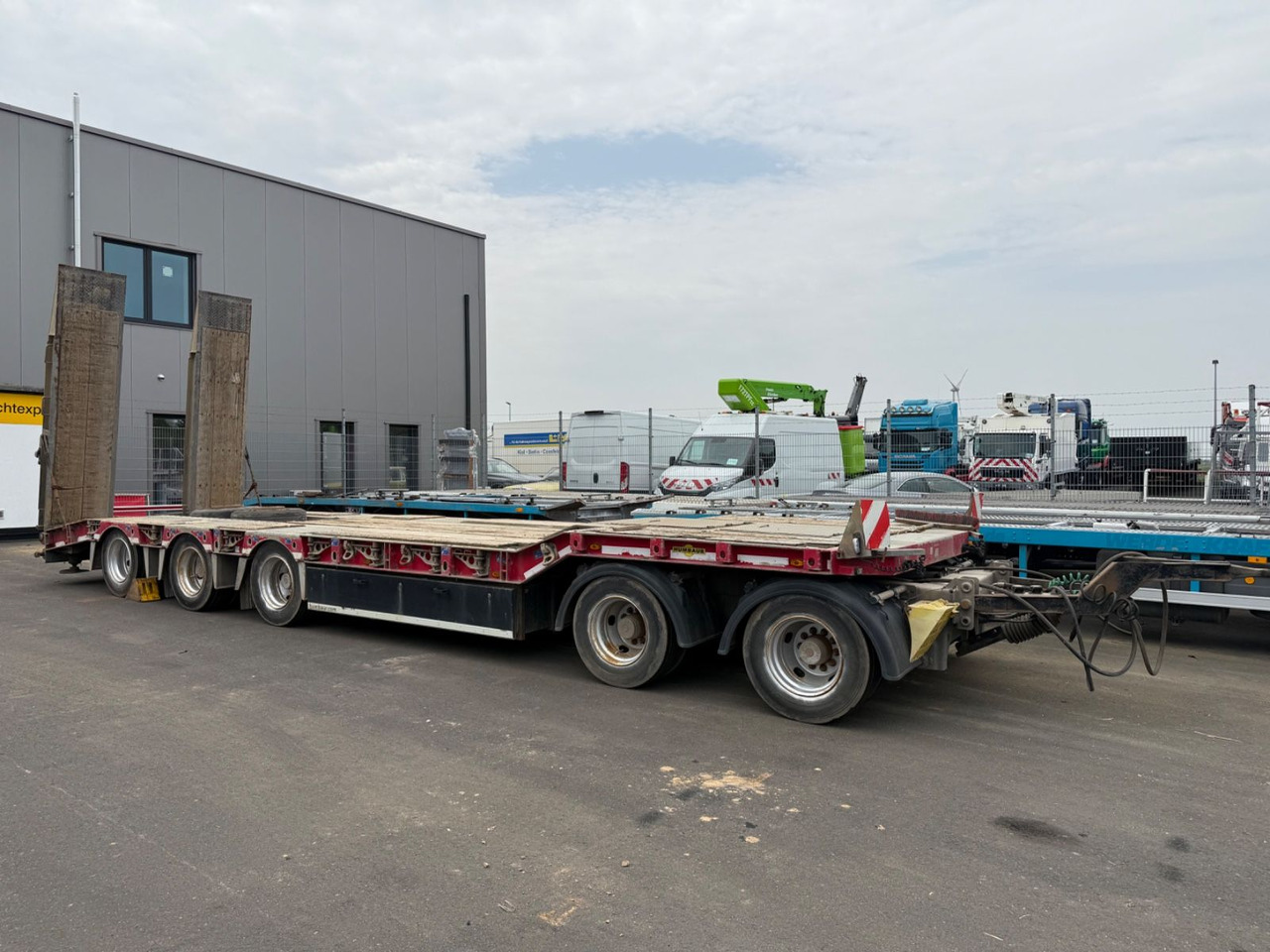 Humbaur 5-Achs Tieflader / Lift- und Lenkachse/ 50 to - Низькорамна платформа причіп: фото 1 Humbaur 5-Achs Tieflader / Lift- und Lenkachse/ 50 to - Низькорамна платформа причіп: фото 1