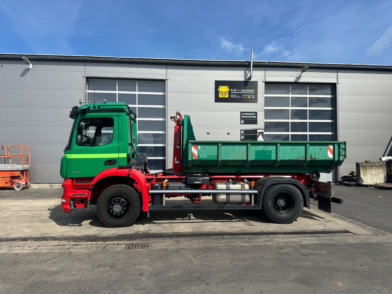 Mercedes-Benz Arocs 1836/10,7L/Hiab Ultima 14S/4x2/Autom. - Гаковий мультиліфт вантажівка: фото 2 Mercedes-Benz Arocs 1836/10,7L/Hiab Ultima 14S/4x2/Autom. - Гаковий мультиліфт вантажівка: фото 2