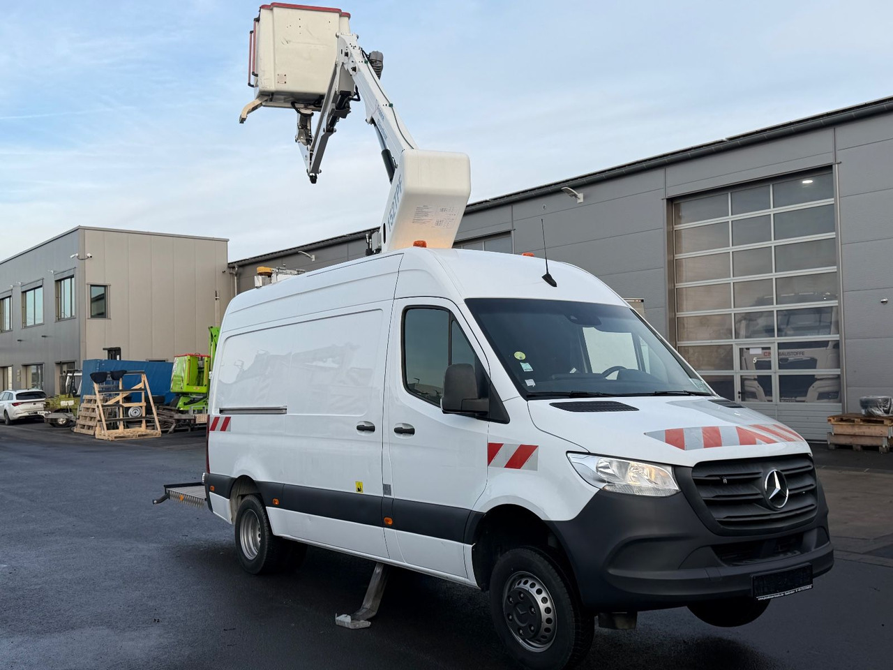 Mercedes-Benz Sprinter 516 CDI 15m/2-Punkt/Tüv neu/265kg - Автовишка: фото 1 Mercedes-Benz Sprinter 516 CDI 15m/2-Punkt/Tüv neu/265kg - Автовишка: фото 1