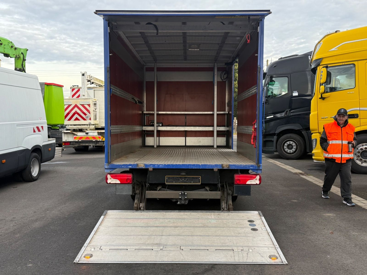 Mercedes-Benz Sprinter II 513 cdi Koffer, Lbw, Ahk, Winde - Фургон з закритим кузовом: фото 5 Mercedes-Benz Sprinter II 513 cdi Koffer, Lbw, Ahk, Winde - Фургон з закритим кузовом: фото 5