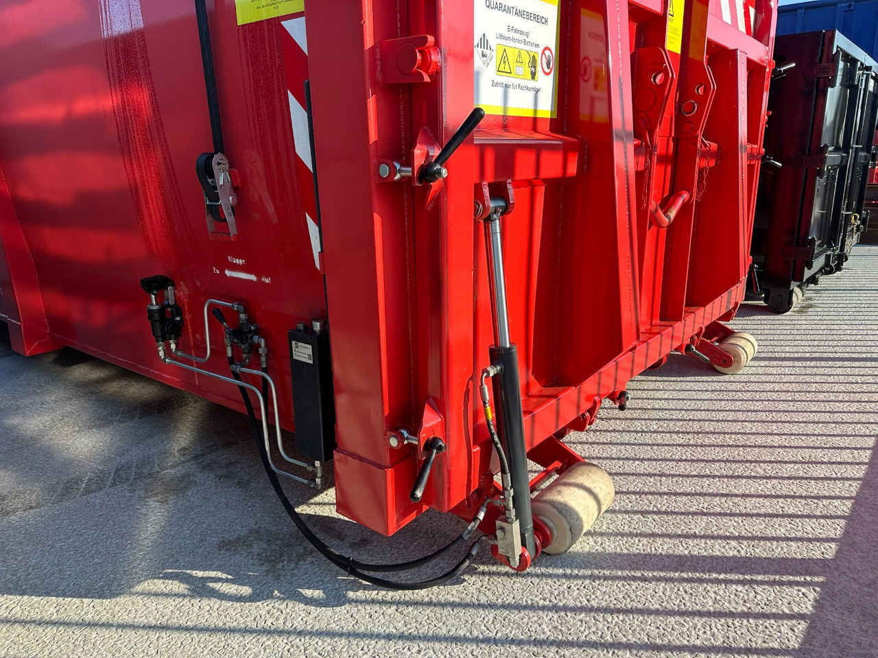 Alustahl Carantaine/blus containers elektrische autos - Мультиліфт-контейнер: фото 2 Alustahl Carantaine/blus containers elektrische autos - Мультиліфт-контейнер: фото 2