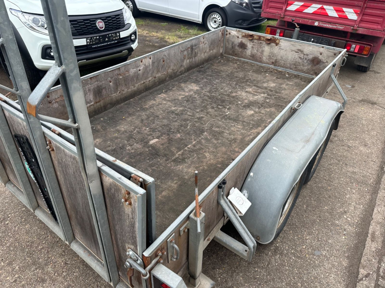 BAOS TIEFLADER 2 ACHSER 2000KG 1500 KG NUTZLAST - Низькорамна платформа причіп: фото 5 BAOS TIEFLADER 2 ACHSER 2000KG 1500 KG NUTZLAST - Низькорамна платформа причіп: фото 5