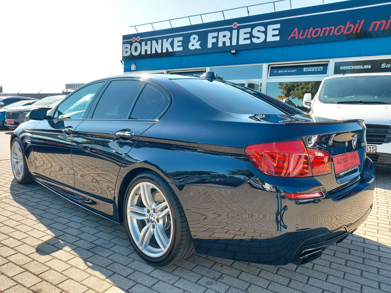 BMW 550i Limousine Autom. M-Sport HUD Glasdach H&K - Седан: фото 4 BMW 550i Limousine Autom. M-Sport HUD Glasdach H&K - Седан: фото 4