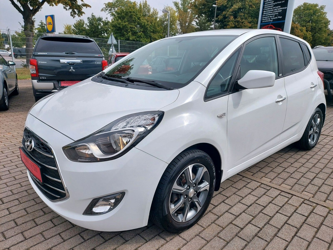 Hyundai ix20 Passion Automatik Klima PDC AHK - Легковий автомобіль: фото 4 Hyundai ix20 Passion Automatik Klima PDC AHK - Легковий автомобіль: фото 4