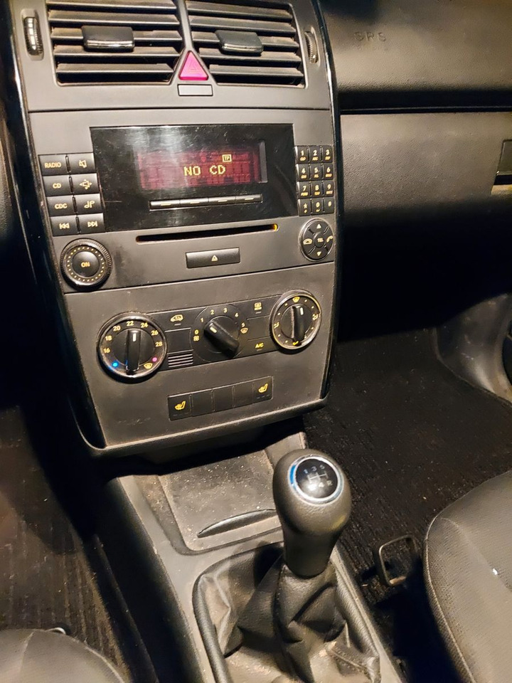 Mercedes-Benz A 150 5 Türen Klimaautomatik Sitzheizung - Легковий автомобіль: фото 3 Mercedes-Benz A 150 5 Türen Klimaautomatik Sitzheizung - Легковий автомобіль: фото 3