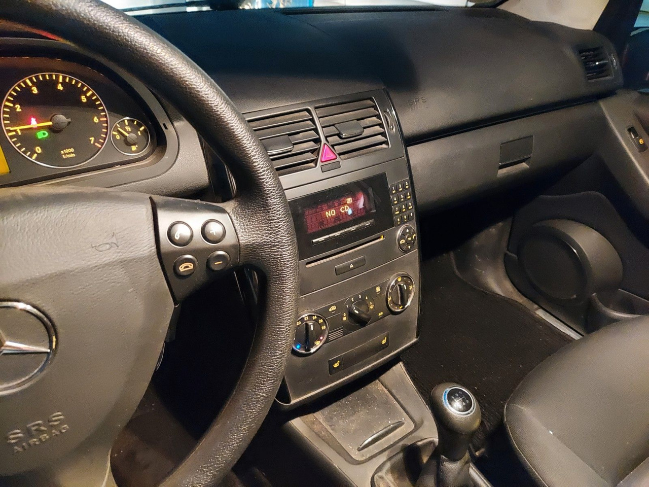 Mercedes-Benz A 150 5 Türen Klimaautomatik Sitzheizung - Легковий автомобіль: фото 1 Mercedes-Benz A 150 5 Türen Klimaautomatik Sitzheizung - Легковий автомобіль: фото 1