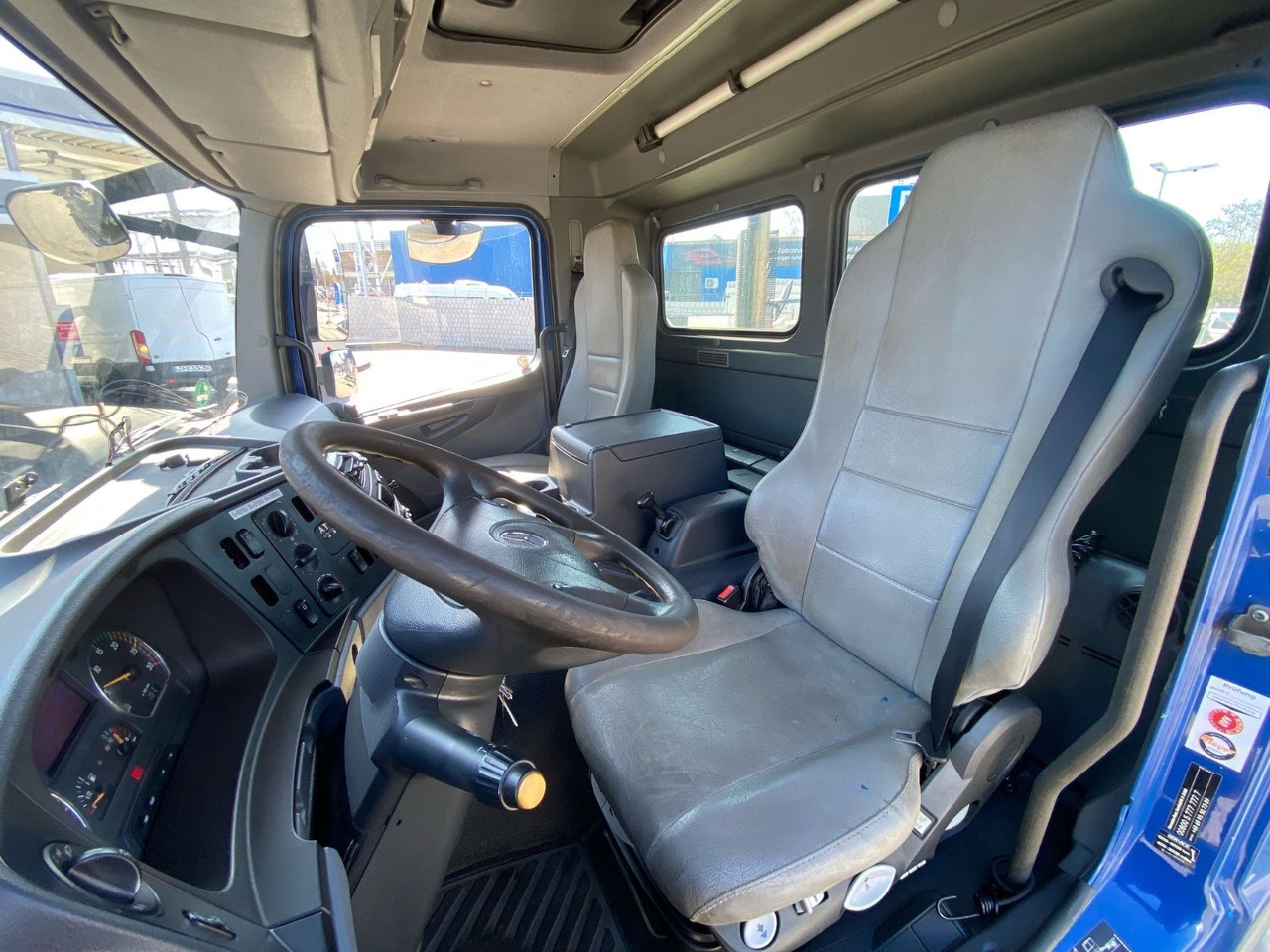 Самоскид вантажівка Mercedes-Benz Atego 2 6-Zyl. 4x2 1624 KLIMA MEILER ABSETZER: фото 8 Самоскид вантажівка Mercedes-Benz Atego 2 6-Zyl. 4x2 1624 KLIMA MEILER ABSETZER: фото 8