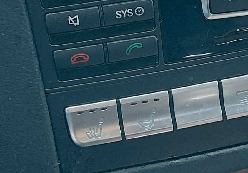 Mercedes-Benz CLS 350 CDI BE Xenon Leder Navi Sitzbelüftung - Седан: фото 4 Mercedes-Benz CLS 350 CDI BE Xenon Leder Navi Sitzbelüftung - Седан: фото 4