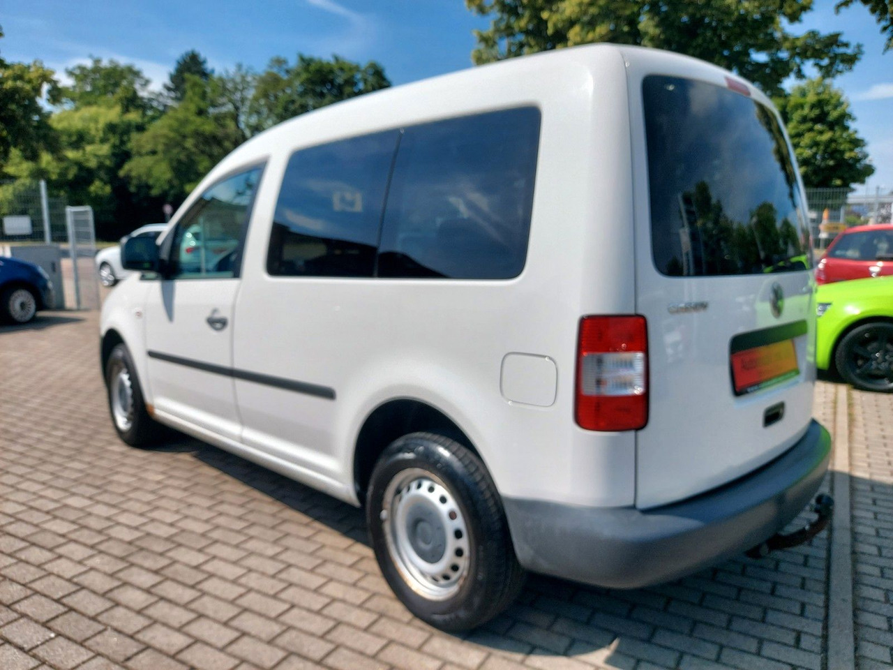 Volkswagen Caddy Kombi 1.9 Tdi Klima max. 5 Sitze AHK - Пасажирський фургон: фото 5 Volkswagen Caddy Kombi 1.9 Tdi Klima max. 5 Sitze AHK - Пасажирський фургон: фото 5