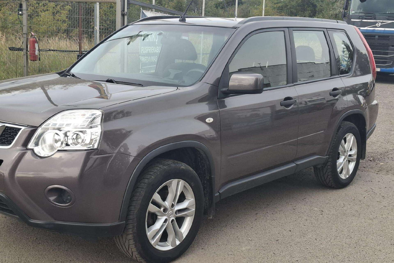 Nissan X-Trail - Позашляховик: фото 1 Nissan X-Trail - Позашляховик: фото 1