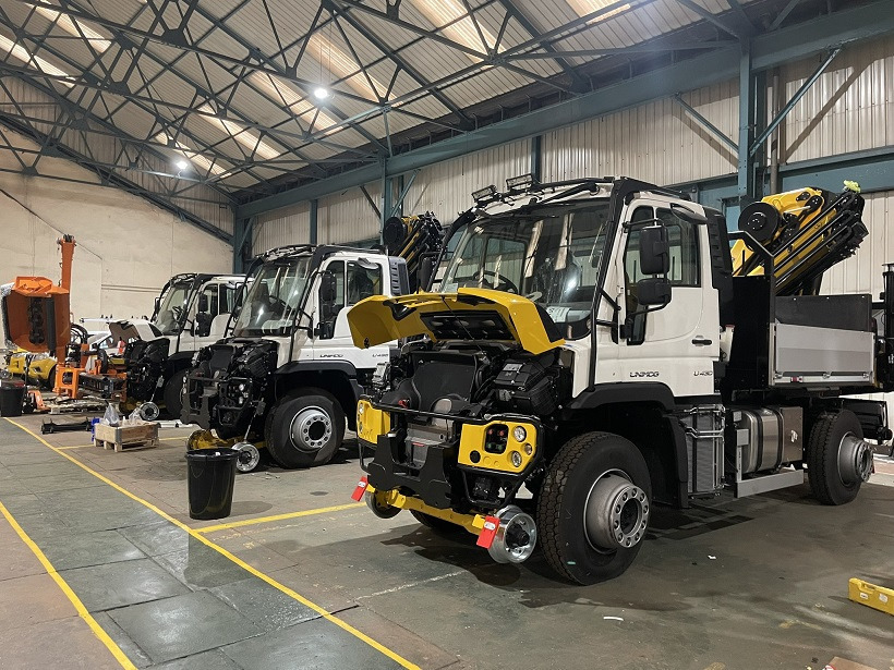 UNIMOG  - Вантажівка з маніпулятором: фото 1 UNIMOG  - Вантажівка з маніпулятором: фото 1