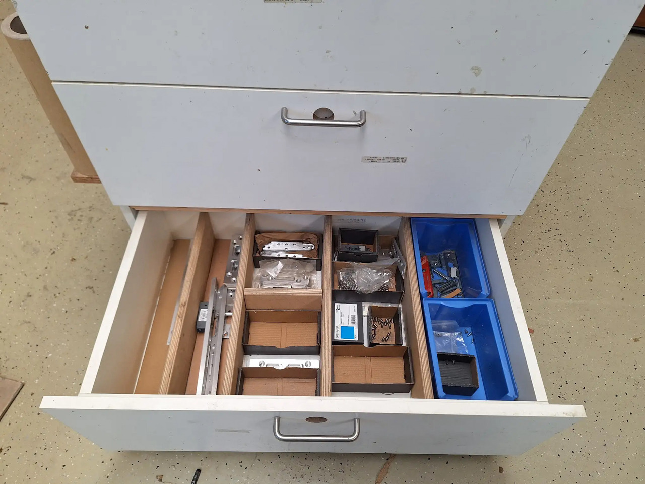 1 Stk. Arbeitsplatz - Обладнання для гаражів/ Майстерень: фото 5 1 Stk. Arbeitsplatz - Обладнання для гаражів/ Майстерень: фото 5