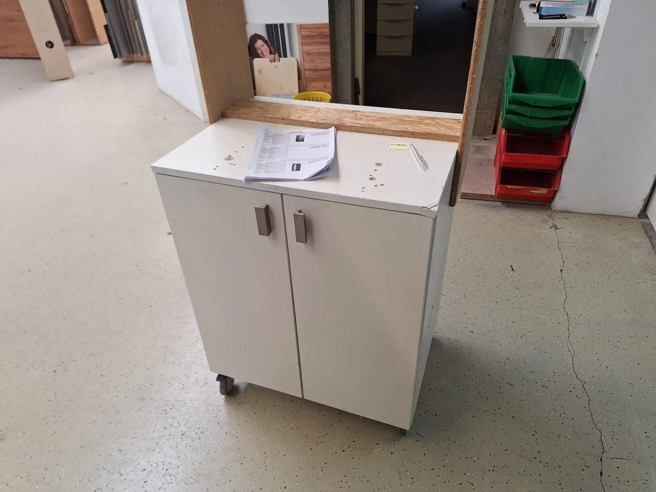 1 Stk. Möbelstück - Інструмент/ Обладнання: фото 1 1 Stk. Möbelstück - Інструмент/ Обладнання: фото 1