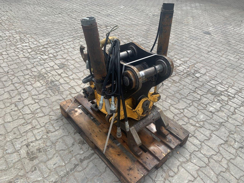 Engcon Engcon 20205 Rototilt NTP10 - Тилтротатор в категорії Будівельна техніка: фото 3 Engcon Engcon 20205 Rototilt NTP10 - Тилтротатор в категорії Будівельна техніка: фото 3