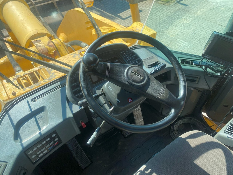 Komatsu WA600-3 NVT - Колісний навантажувач: фото 4 Komatsu WA600-3 NVT - Колісний навантажувач: фото 4