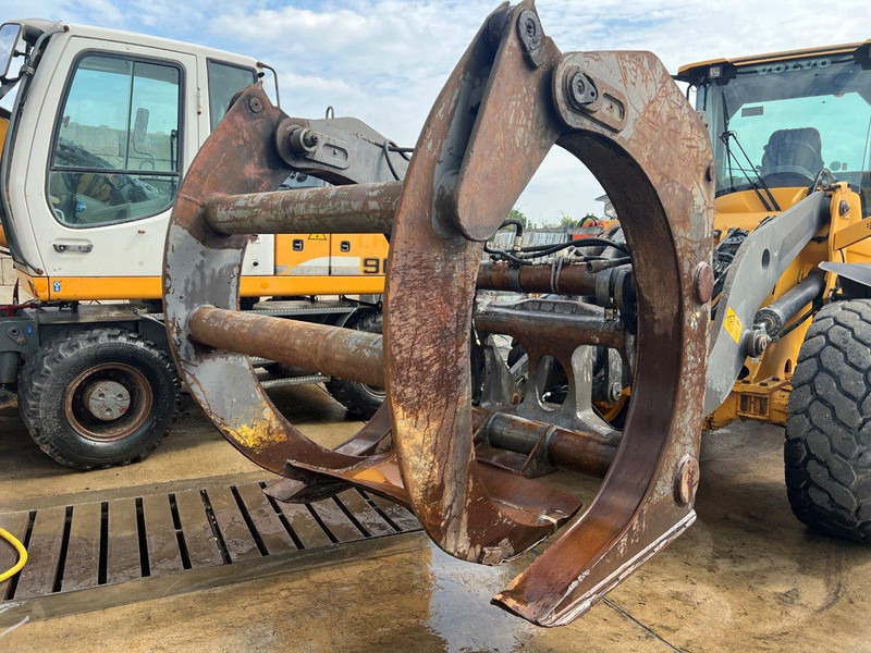 Volvo L90 - Грейфер: фото 3 Volvo L90 - Грейфер: фото 3