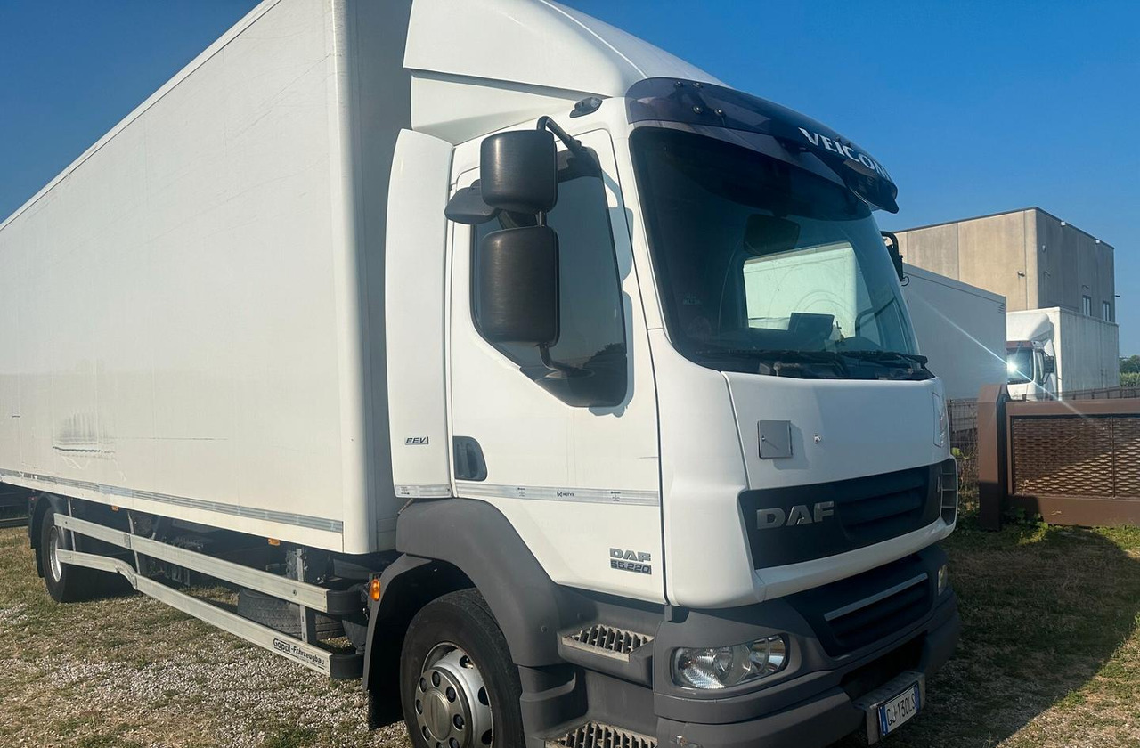 DAF LF 55.220 FURGONE 8 MT. - Вантажівка з закритим кузовом: фото 2 DAF LF 55.220 FURGONE 8 MT. - Вантажівка з закритим кузовом: фото 2