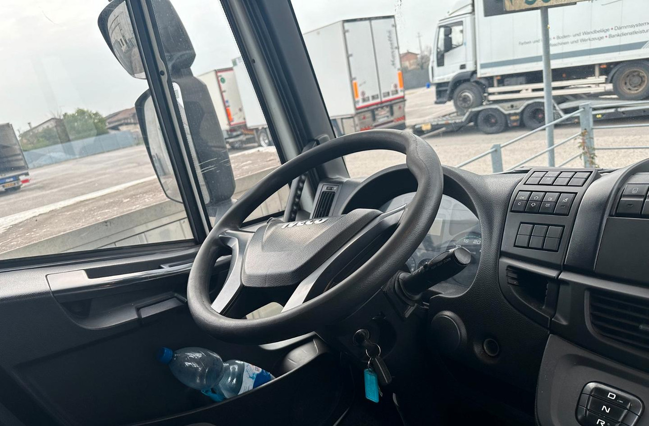 Iveco 140e28 furgone sponda euro 6 - Вантажівка з закритим кузовом: фото 4 Iveco 140e28 furgone sponda euro 6 - Вантажівка з закритим кузовом: фото 4