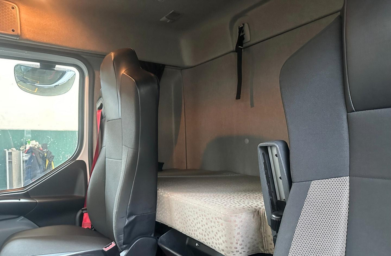 RENAULT MIDLIM D13.250 AUTOTELAIO CABINA LETTO EUR - Вантажівка шасі: фото 5 RENAULT MIDLIM D13.250 AUTOTELAIO CABINA LETTO EUR - Вантажівка шасі: фото 5