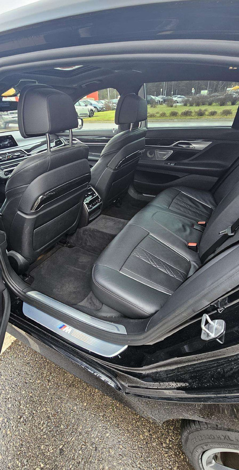 Седан BMW 750: фото 11 Седан BMW 750: фото 11