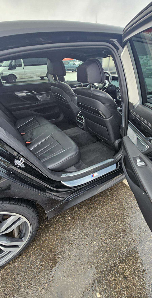 Седан BMW 750: фото 13 Седан BMW 750: фото 13