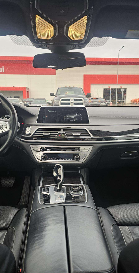 Седан BMW 750: фото 10 Седан BMW 750: фото 10