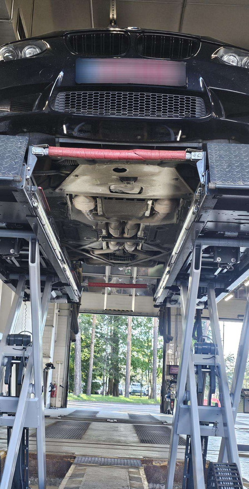 Легковий автомобіль BMW M3: фото 12