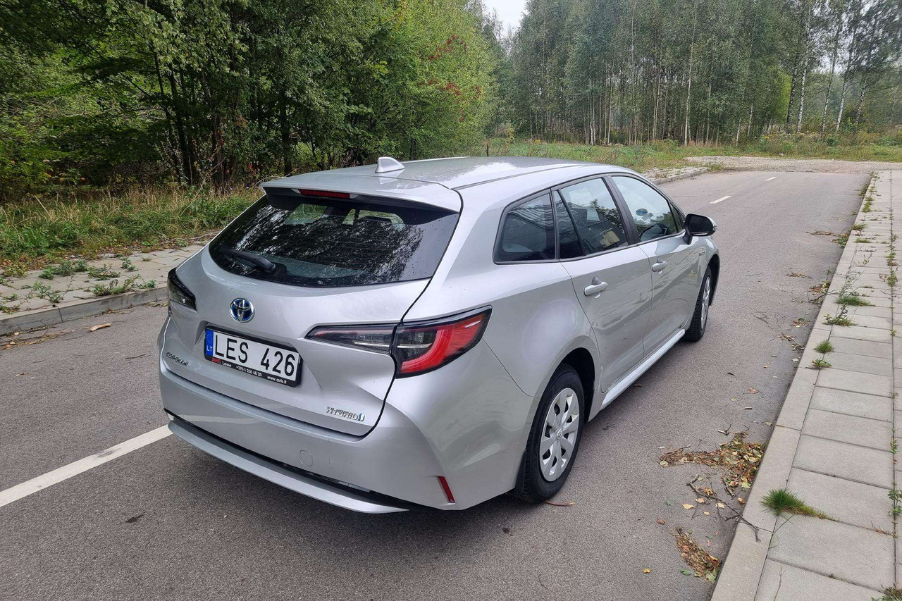 Toyota Corolla - Легковий автомобіль: фото 2 Toyota Corolla - Легковий автомобіль: фото 2