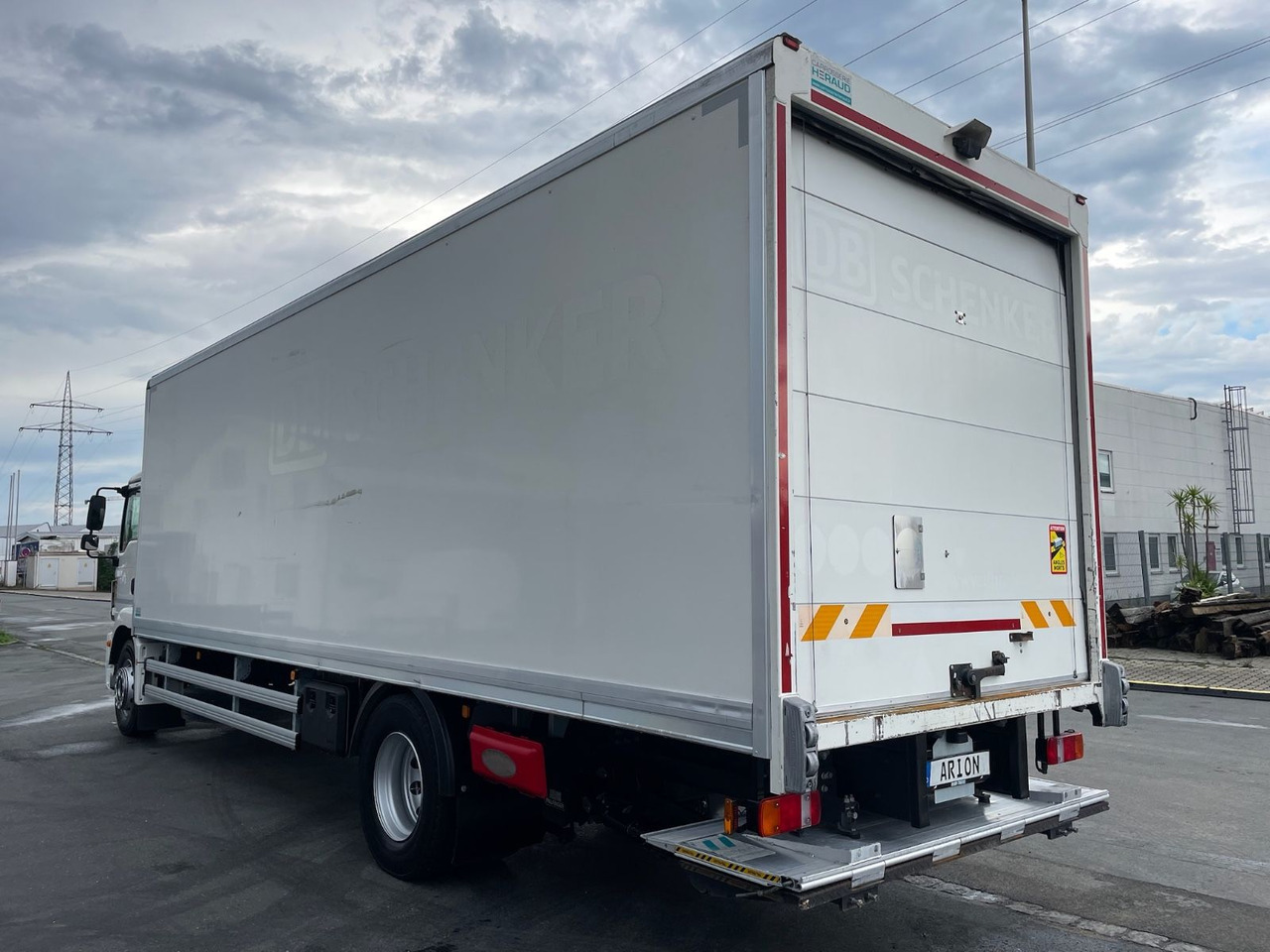 MAN TGM 18.290 4x2 BL Koffer/LBW/PALFINGER/8,2m/EU6 - Вантажівка з закритим кузовом: фото 3 MAN TGM 18.290 4x2 BL Koffer/LBW/PALFINGER/8,2m/EU6 - Вантажівка з закритим кузовом: фото 3