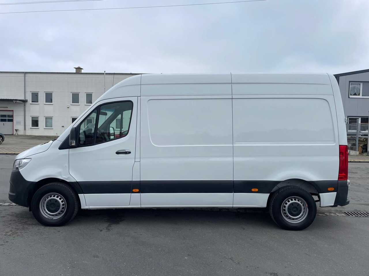 Mercedes-Benz eSprinter L2H2 Kastenwagen/47KW/AC/Kamera - Суцільнометалевий фургон, Електричний фургон: фото 4 Mercedes-Benz eSprinter L2H2 Kastenwagen/47KW/AC/Kamera - Суцільнометалевий фургон, Електричний фургон: фото 4