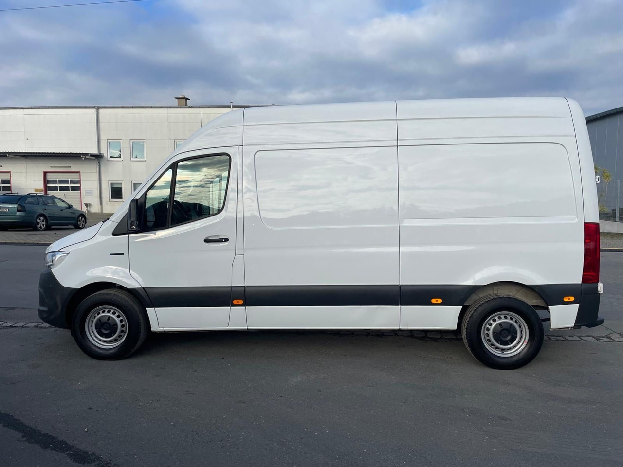 Mercedes-Benz eSprinter L2H2 Kastenwagen/47KW/AC/Kamera - Суцільнометалевий фургон, Електричний фургон: фото 4 Mercedes-Benz eSprinter L2H2 Kastenwagen/47KW/AC/Kamera - Суцільнометалевий фургон, Електричний фургон: фото 4