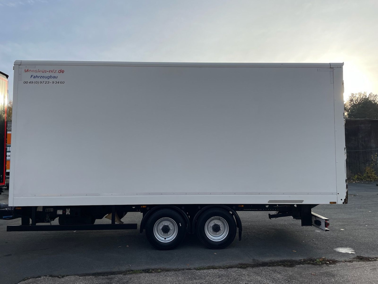 Möslein TKO 105 Tandem-Koffer/TÜV07/2026/Nutzlast-7150kg - Закритий кузов причіп: фото 3 Möslein TKO 105 Tandem-Koffer/TÜV07/2026/Nutzlast-7150kg - Закритий кузов причіп: фото 3