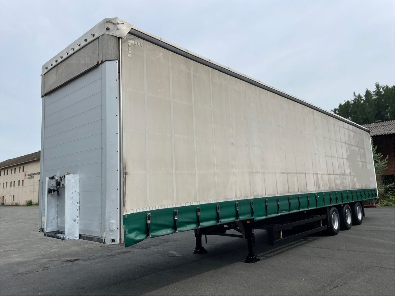 Schmitz Cargobull S01 3-Achs/Pritsche+Plane/13,5m/28050kg-Nutzlast - Тентований напівпричіп: фото 3 Schmitz Cargobull S01 3-Achs/Pritsche+Plane/13,5m/28050kg-Nutzlast - Тентований напівпричіп: фото 3