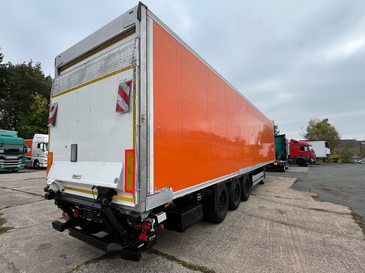 Schmitz Cargobull SCB*S3B/CARRIER/Vector1550/LBW/BÄR/2347h/13,4m - Рефрижератор напівпричіп: фото 4 Schmitz Cargobull SCB*S3B/CARRIER/Vector1550/LBW/BÄR/2347h/13,4m - Рефрижератор напівпричіп: фото 4