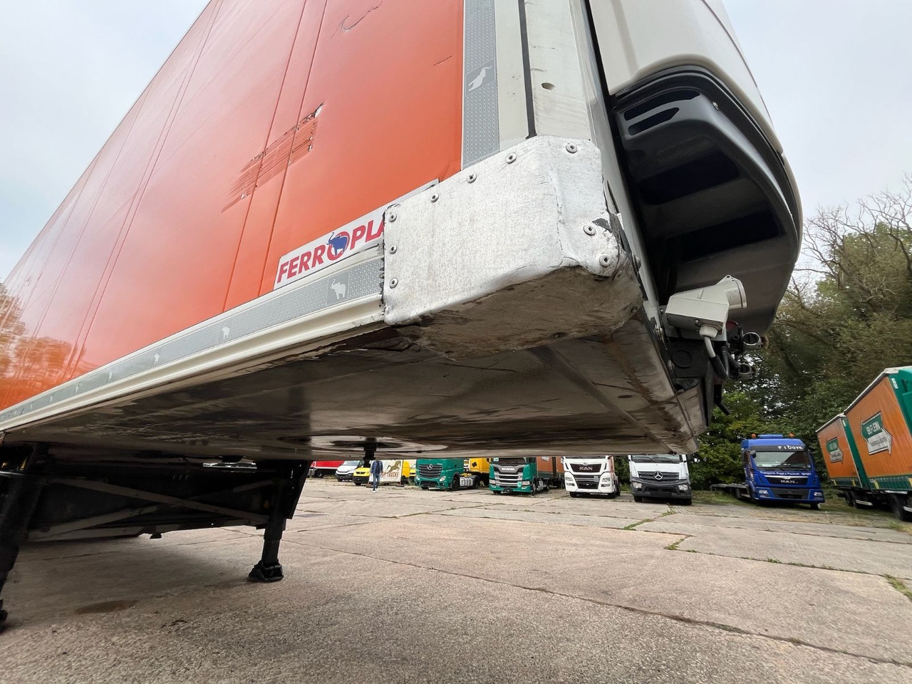 Закритий кузов напівпричіп Schmitz Cargobull SCB*S3B/CARRIER/Vector1550/LBW/BÄR/2347h/13,4m: фото 15 Закритий кузов напівпричіп Schmitz Cargobull SCB*S3B/CARRIER/Vector1550/LBW/BÄR/2347h/13,4m: фото 15