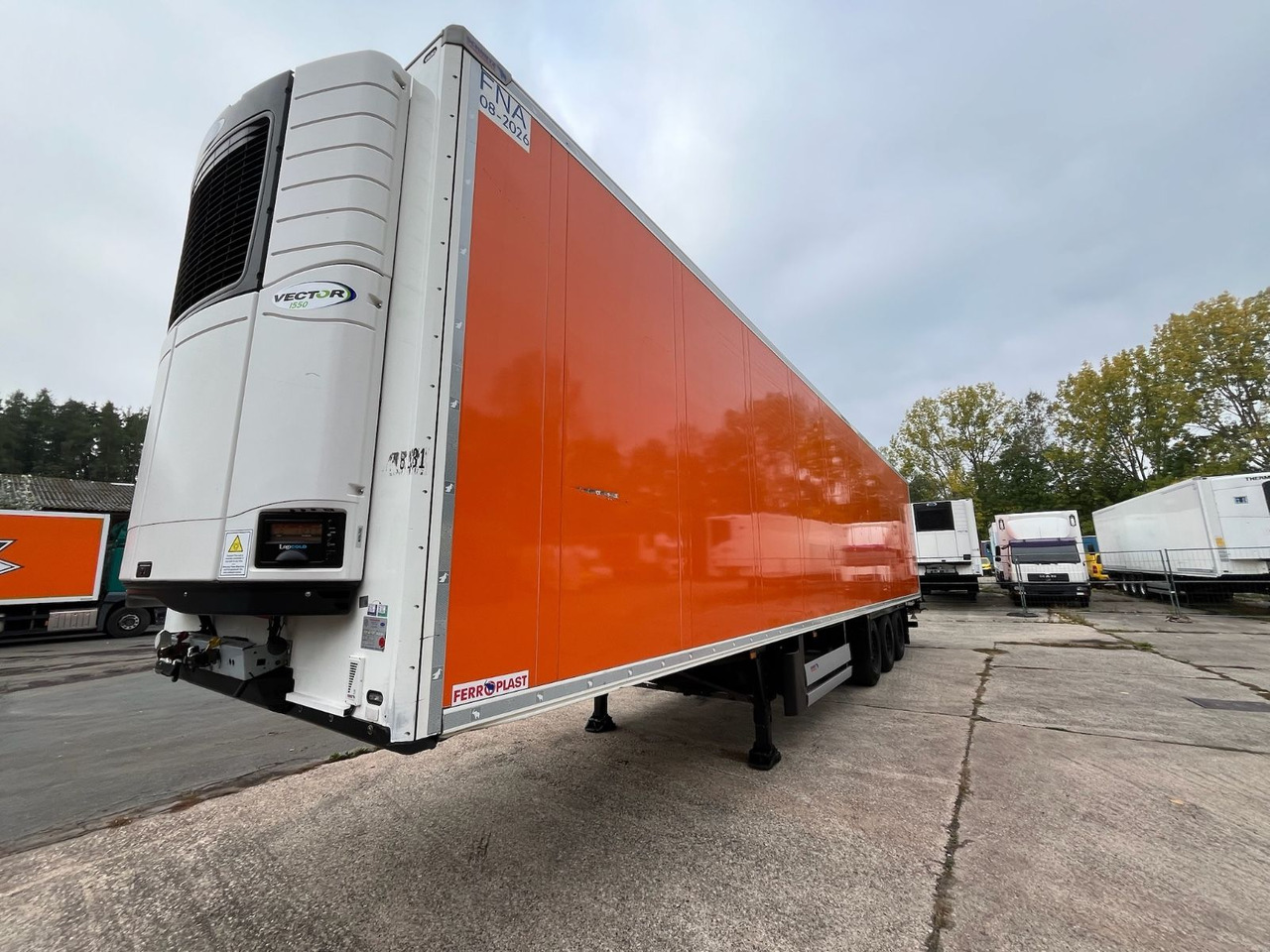 Schmitz Cargobull SCB*S3B/CARRIER/Vector1550/LBW/BÄR/2347h/13,4m - Рефрижератор напівпричіп: фото 2 Schmitz Cargobull SCB*S3B/CARRIER/Vector1550/LBW/BÄR/2347h/13,4m - Рефрижератор напівпричіп: фото 2