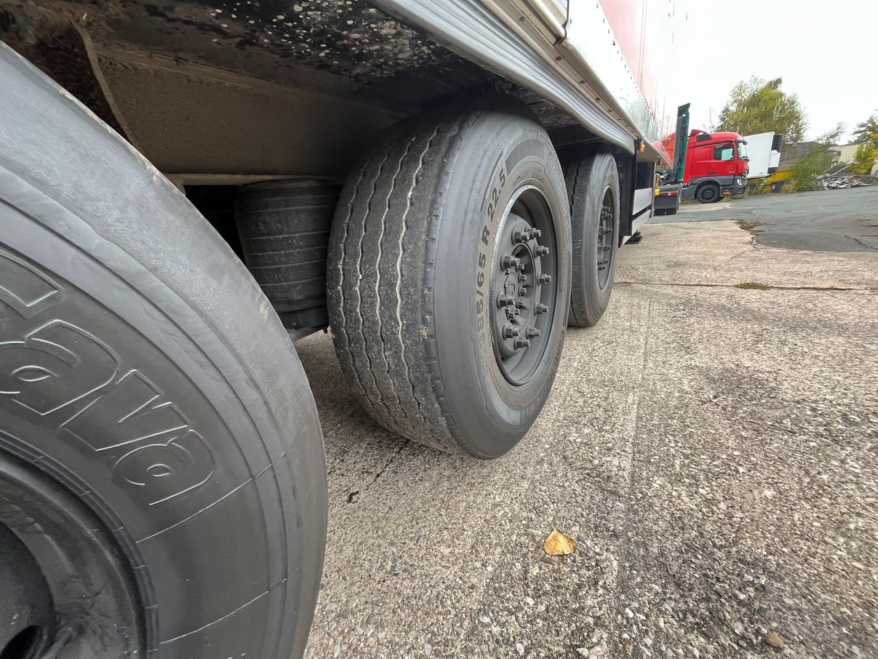 Закритий кузов напівпричіп Schmitz Cargobull SCB*S3B/CARRIER/Vector1550/LBW/BÄR/2347h/13,4m: фото 17 Закритий кузов напівпричіп Schmitz Cargobull SCB*S3B/CARRIER/Vector1550/LBW/BÄR/2347h/13,4m: фото 17