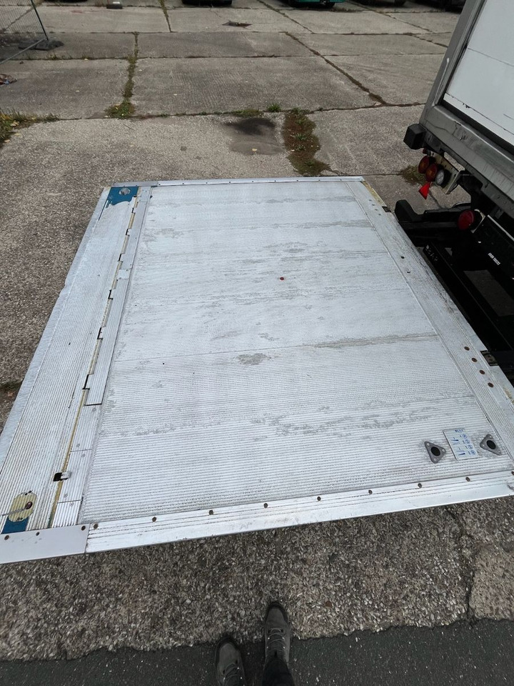 Закритий кузов напівпричіп Schmitz Cargobull SCB*S3B/CARRIER/Vector1550/LBW/BÄR/2347h/13,4m: фото 11 Закритий кузов напівпричіп Schmitz Cargobull SCB*S3B/CARRIER/Vector1550/LBW/BÄR/2347h/13,4m: фото 11